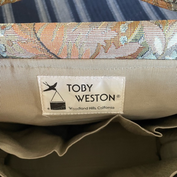 Toby Weston Floral Tapestry Handbag With Adjustable Strap - Picture 4 of 15